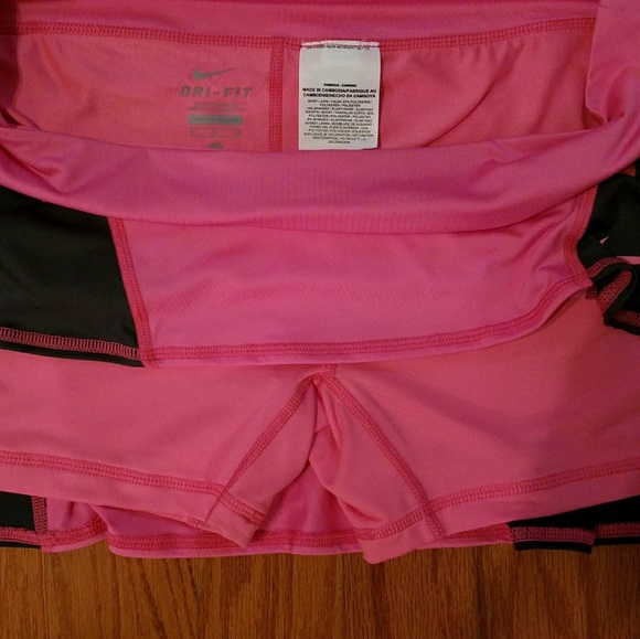 Nike tennis skirt/skort - Picture 3 of 4
